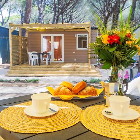 Camping Arcobaleno مارينا دي بيبونا المظهر الخارجي الصورة