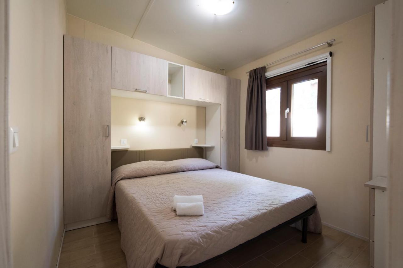 Camping Arcobaleno مارينا دي بيبونا المظهر الخارجي الصورة